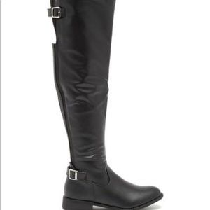 Knee high boots 👢